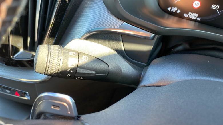 Volvo Xc60 2.0 B4D R DESIGN Pro 5dr AWD Geartronic Diesel Estate